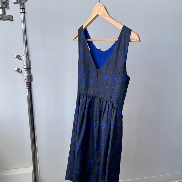 J Crew 100% Silk Dress with Embellished Roses,  Blue and Black, Size 0 - Picture 2 of 5